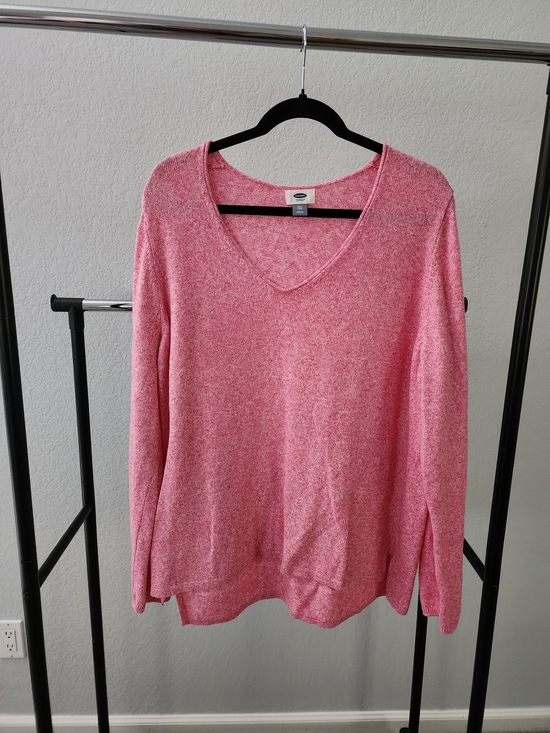 Old Navy Sweaters - Old Navy Heathered Pink V-Neck Sweater